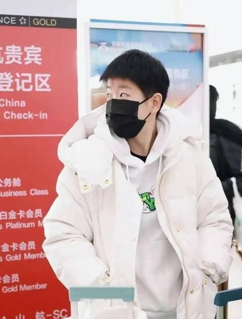 小沈阳庆功宴背后的坚韧与反击，骂声中更显精彩人生
