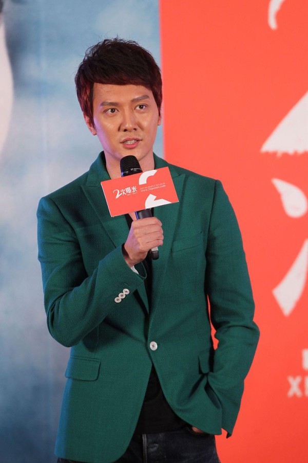 冯绍峰八字命理解析：五行均衡助演艺腾飞