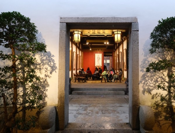 空间漫步：影视节展的空间再生产实践