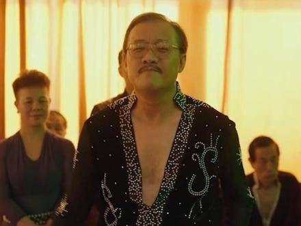 与时代共舞，用一腔孤勇划破黑暗，马德胜的混剪篇章缓缓展开