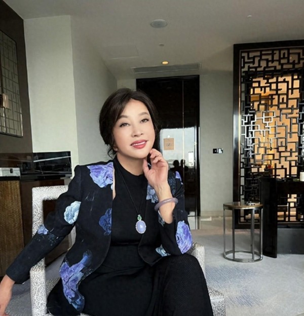 刘晓庆直言：别把聊天记录和视频当铁证，曝明星私生活是耻辱