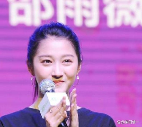 鹿晗关晓彤分手真相：家庭干预成导火索，娱乐圈爱情难善终