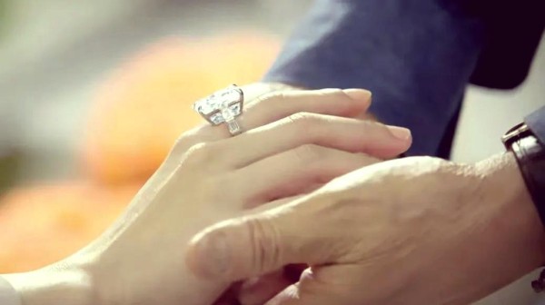 明星夫妻间的爱与金钱：秦子越与聂远的婚姻实录