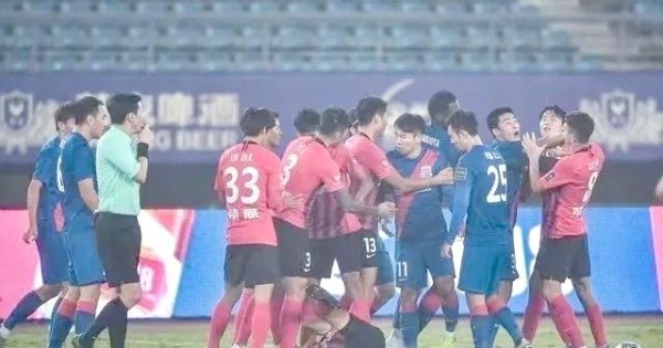 危机公关在足球圈的应用与影响：以上海申花、中国女足和中超为例