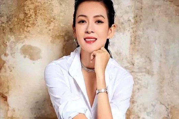 千万公关费砸出的蜕变！章子怡89分端水指数，藏着娱乐圈潜规则