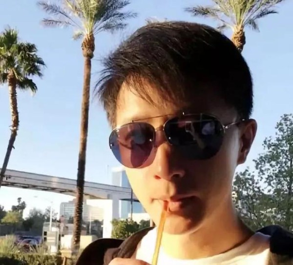明星的错位照，吴磊背女包，严屹宽大肚子，最后一个没看懂