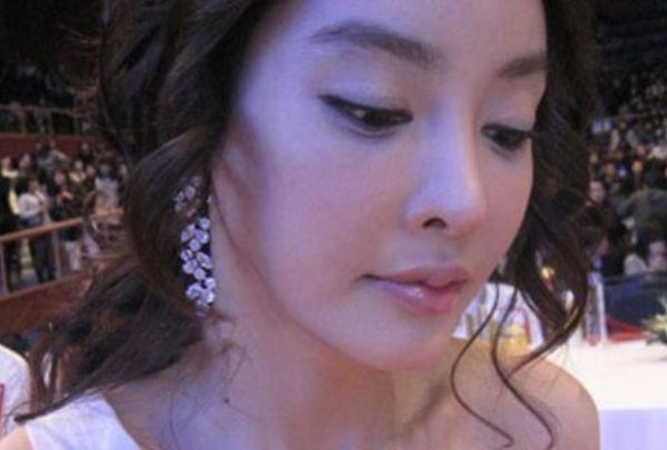 这位韩国女艺人，去世后其经纪人道出真相：圈子规则复杂