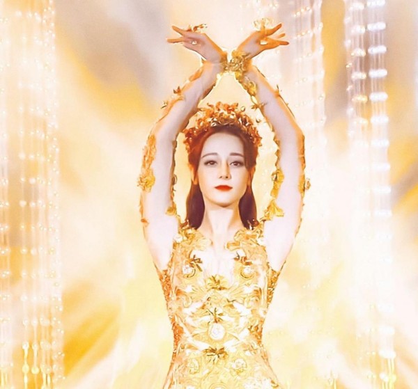 杨紫作品一部未播，三新秀崛起，两女王归来，谁能阻击迪丽热巴？