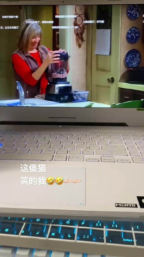 演员是演的但是猫是真的睡着了