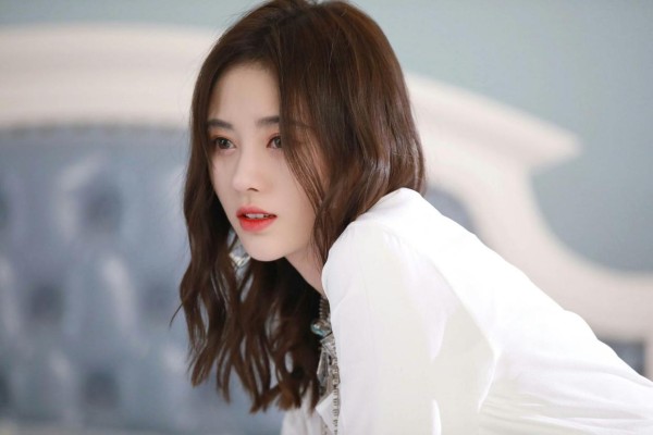 四千年美女鞠婧祎为何黑料不断？她做的这些事给所有艺人上了一课