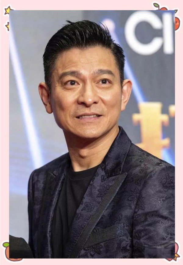 香港娱乐圈黄金时代：巨星传奇盘点