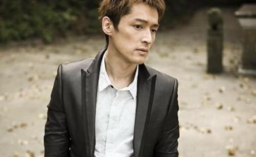 毁了容还能继续帅，为什么胡歌男粉丝比女粉丝还多呢