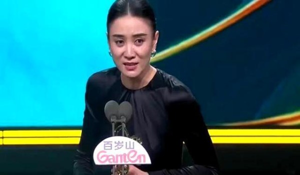 女艺人白玉兰陪跑的高情商发言 折射娱乐圈冷暖