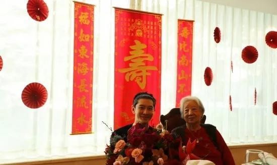 黄晓明姥姥生前照片