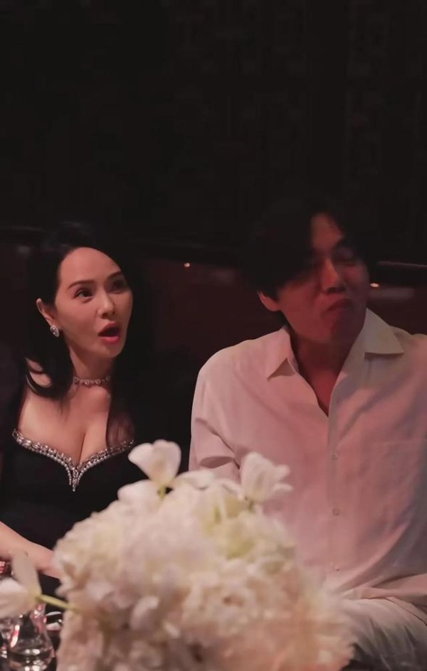 夫妻互动瞬间