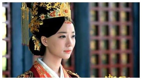 演过皇后的5大女星，戴春荣狠毒，蔡少芬腹黑，最后一位惊艳众人