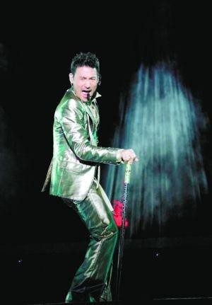 “歌神”张学友是“四大天王”中最先来广州开唱的