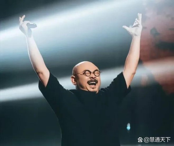 乐评人剖析国内顶流男歌手粉丝群体...@慧通天下的动态