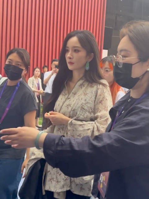 我的妈呀，绝美侧颜！