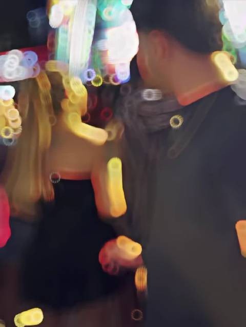 男友：我看看怎么个事儿？
