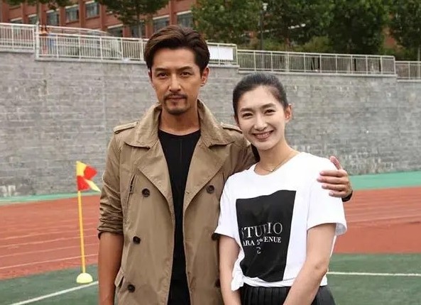 胡歌妻子是谁在一起多少年了胡歌妻子黄曦宁个人资料背景简介