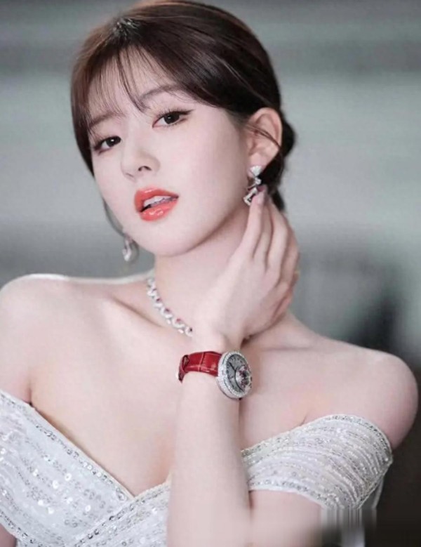 赵露思宝格丽妆造大揭秘：普通人如何借鉴明星妆容，轻松提升颜值
