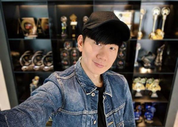 坐在林俊杰停车位的含金量