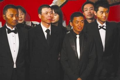 百位明星重装集结，首部国产战争大片昨在北京首映