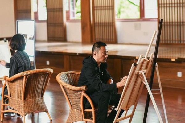 张涵予潜心描绘