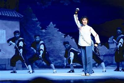 观众重温熟悉唱段 青春版《杜鹃山》再现经典