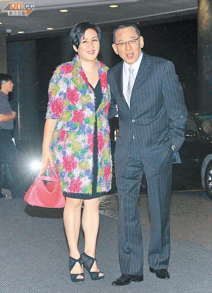 杨受成夫妇心情大好