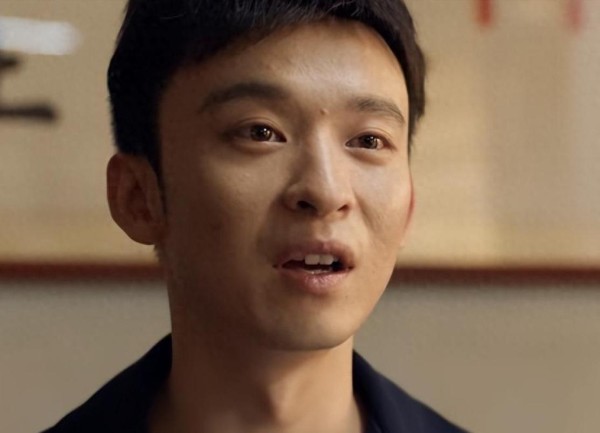 董子健逆袭记：从星二代到正午阳光红人，《大江大河》选角秘辛