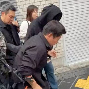 周杰伦强直性脊柱炎复发，这种病如何早期识别？明星健康事件如何推动大众对疾病认知？