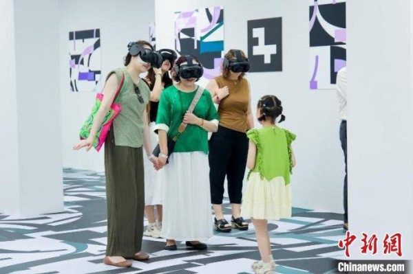 当百年外滩邂逅西班牙艺术瑰宝：VR技术解锁普拉多博物馆全新观展体验