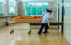 火化工自述：对生死已经麻木，年轻漂亮女尸会多留两晚