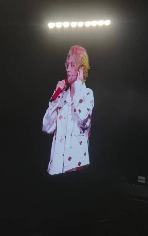 鹿晗演唱会提了五哈
