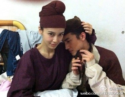 林更新懒理绯闻依偎Angelababy扮柔弱