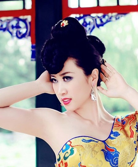 芙蓉姐姐经纪人丨芙蓉姐姐经纪公司丨芙蓉姐姐代言费丨内地女星丨明星档案丨芙蓉姐姐出场费多少丨芙蓉姐姐商演价格丨明星代言公司丨明星经纪公司丨歌手芙蓉姐姐个人资料简介