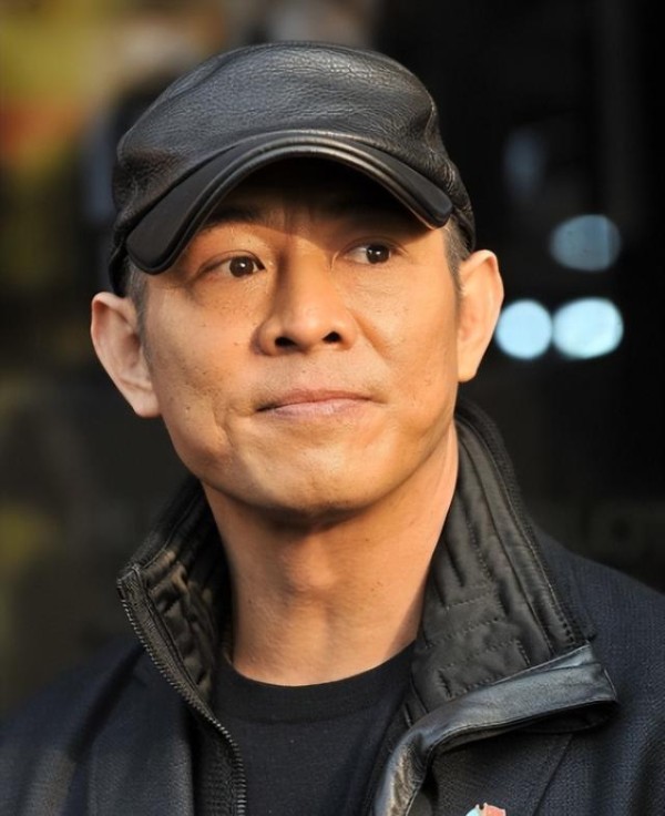 李连杰自称进入倒计时，重提当年港娱黑幕，要求利智日后低调行事