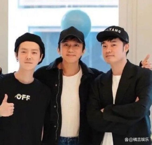 鹿晗与邓超约饭 变脸速度超快 友谊长存引热议
