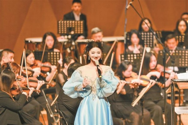 青年女高音歌唱家杨乐：铭记每个音符都是人生最真诚的唱响—头条新闻—深圳市社会科学网