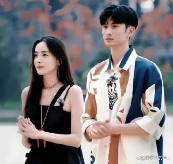 娱乐圈狗粮大作战：明星情侣高调秀恩爱，真的稳如泰山吗？