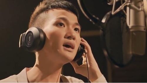 周深是女人吗