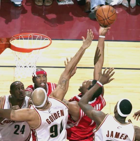 NBA球星们独特训练法揭秘：从詹姆斯到阿里纳斯