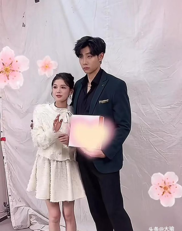 马小宇左一现代剧照