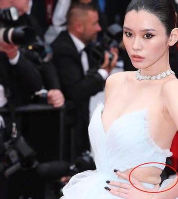 女明星走红毯时的打扮 奚梦瑶张子枫陈好张馨予很尴尬