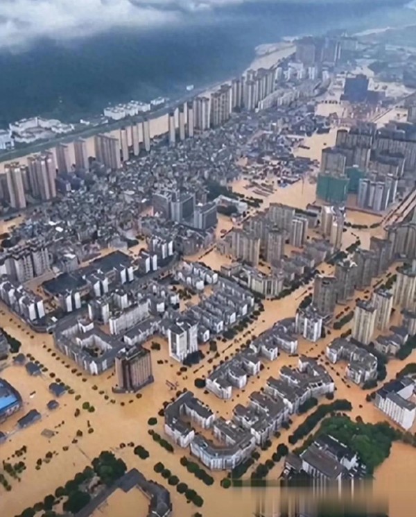 爱心汇聚，共助榕江：明星与慈善家的温暖力量