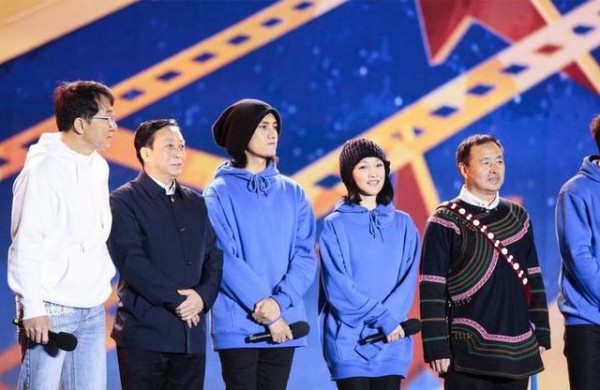 脱贫攻坚星光熠熠 浙江籍著名演员周迅<a target=