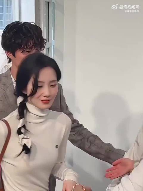 刘诗诗朴宝剑同框亮相Celine大秀