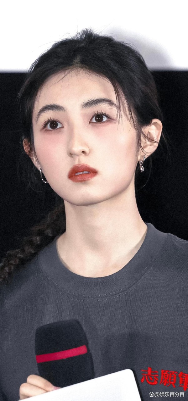 张子枫警途初体验，《捕风追影》演女警